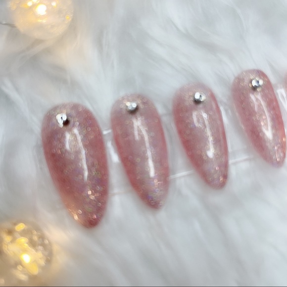 Hand made press on nails - Picture 2 of 9